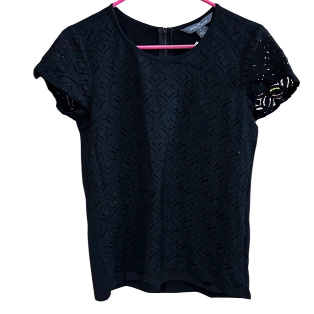 Market & Spruce Black Lace Cap Sleeve Top. Zipper at Back